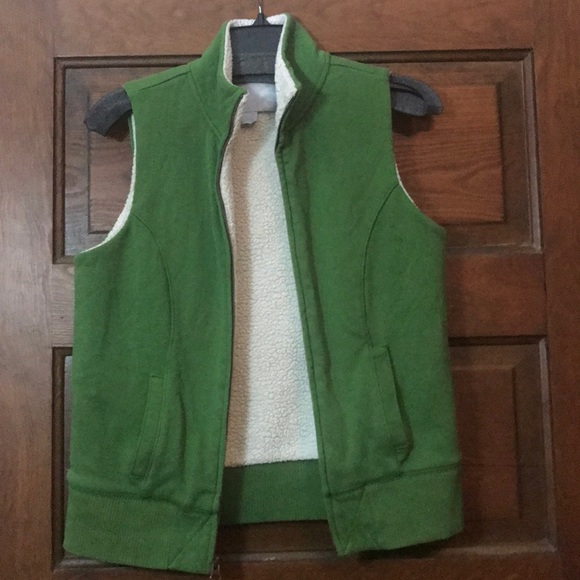 FINAL! Must go by 8/15 Old Navy Sherpa Vest - Picture 3 of 4